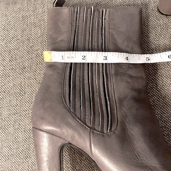Dolce Vita gray boots, size 7 1/2. - Picture 9 of 10
